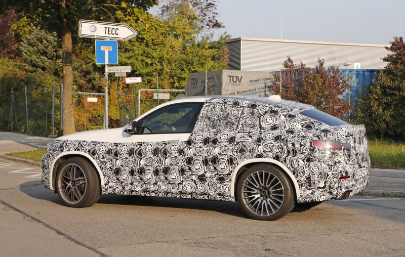 「BMW X4、2代目にして初の「M」モデルを投入！最高出力は470馬力を発揮か」の8枚目の画像