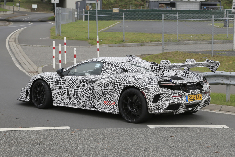 「謎のマクラーレンのテスト車輌がニュルに出現…1000馬力の「Hyper-GT」開発車両か？」の15枚目の画像