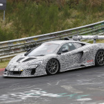 謎のマクラーレンのテスト車輌がニュルに出現…1000馬力の「Hyper-GT」開発車両か？ - McLaren 675LT based Racecar (4)