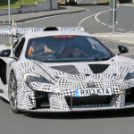 マクラーレンの開発車両の正体は、800馬力の新型スーパーカーだった！ - McLaren Mule or Racecar 3