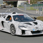 マクラーレンの開発車両の正体は、800馬力の新型スーパーカーだった！ - McLaren Mule or Racecar 4