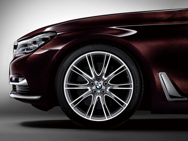「【新車】装備も価格もウルトラゴージャス。「BMW 750Li Individual Edition」が30台限定で登場」の9枚目の画像