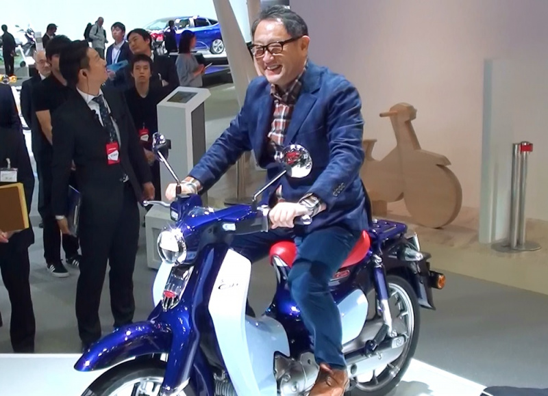 「【東京モーターショー2017】本当は「おちゃめ」な豊田章男社長、実はバイク好きだった!？」の2枚目の画像