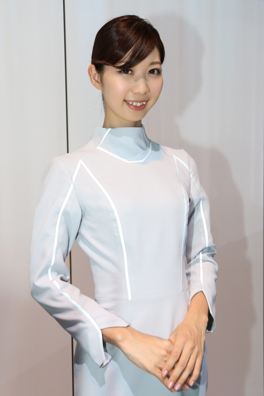 「【東京モーターショー2017】女性目線のコンパニオンファッションチェック・その1」の20枚目の画像