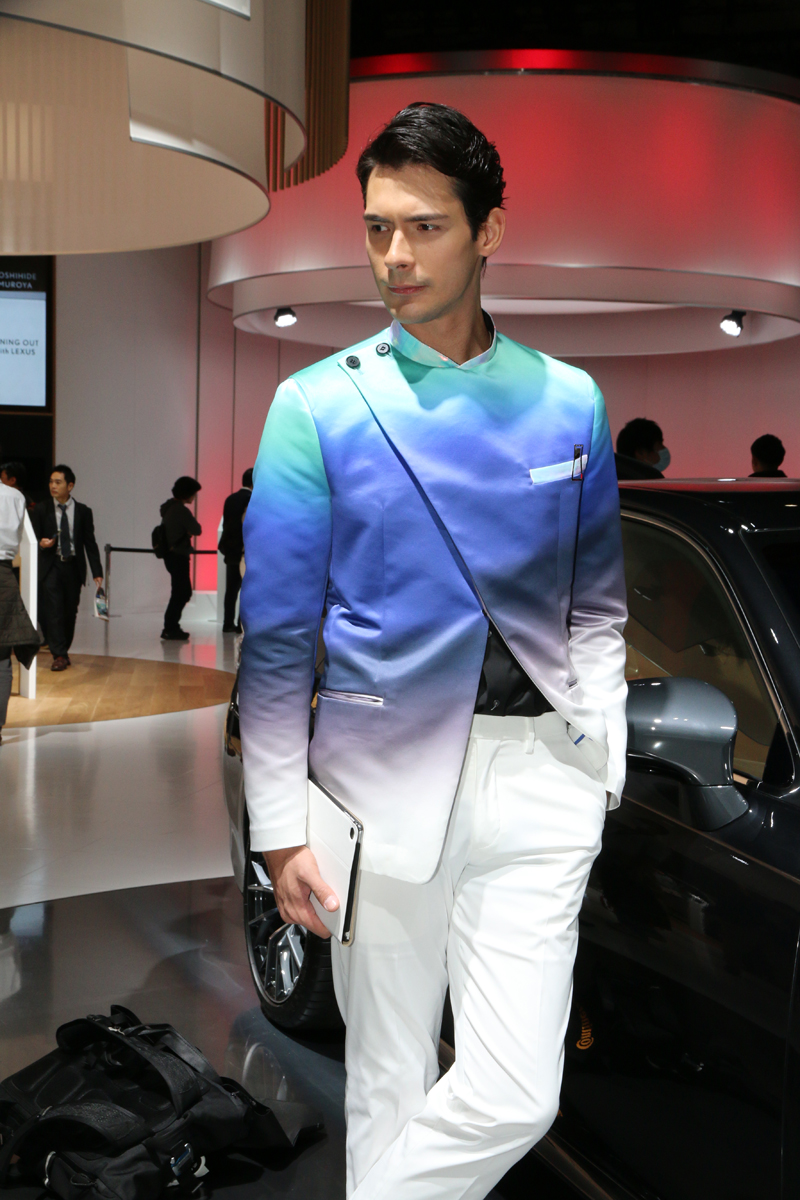 027 画像 東京モーターショー17 女性目線のコンパニオンファッションチェック その2 Clicccar Com