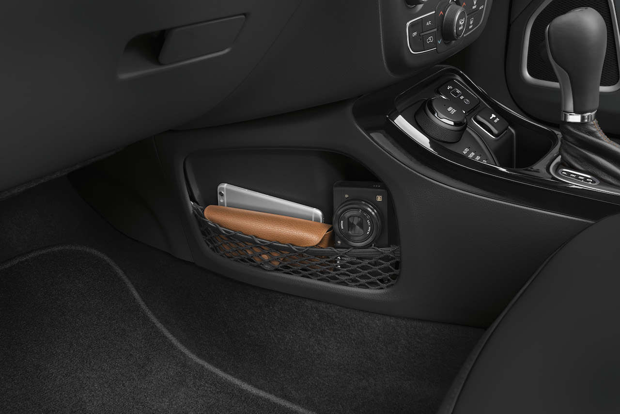 19_Compass_Limited_HD 画像｜【新車】新型ジープ・コンパスはFFと4WDを設定し、価格は3,230,000円 ...