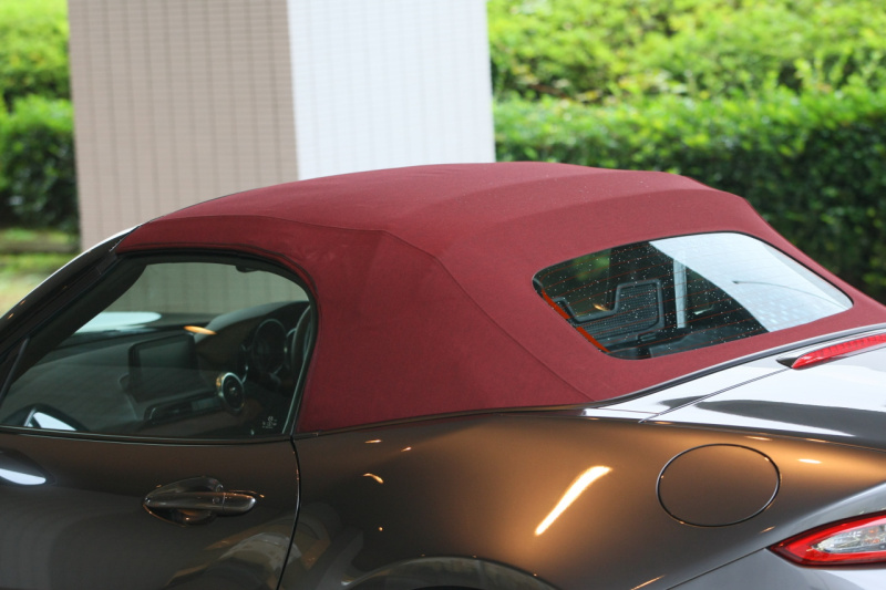 「【新車】ダークチェリー色のソフトトップが上質な特別仕様車のロードスター「RED TOP」を設定」の8枚目の画像