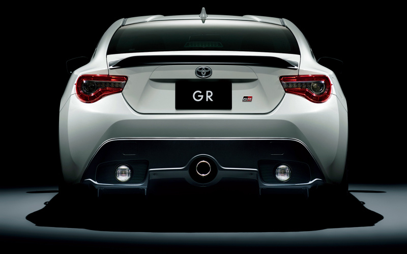「【新車】新スポーツカーブランド「GR」シリーズの「ヴィッツGRMN」、「86GR」、「アクアGR SPORT」、「プリウスα GR SPORT」が登場」の16枚目の画像