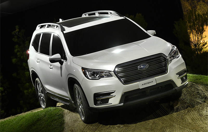 新開発の2 4リッター水平対向4気筒ターボを積んだスバルの大型suvが登場 Laオートショー17 Clicccar Com