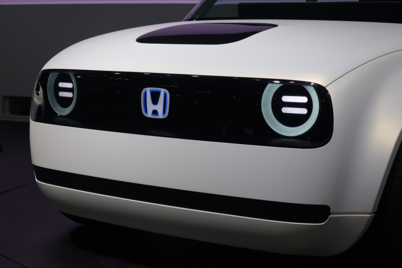 「ホンダ Urban EV Conceptは人に寄り添うカタチ【東京モーターショー2017 コンセプトカー・デザイン速攻インタビュー】」の2枚目の画像