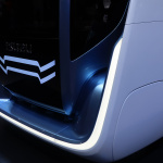 【東京モーターショー2017 コンセプトカー・デザイン速攻インタビュー】番外編・デザイナーの妄想を全開にした、いすゞ FD-Si - フロントランプ