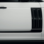 「【新車】Web限定15台！SUVの王者の風格を高めた「RANGE ROVER SVO DESIGN EDITION」」の6枚目の画像ギャラリーへのリンク