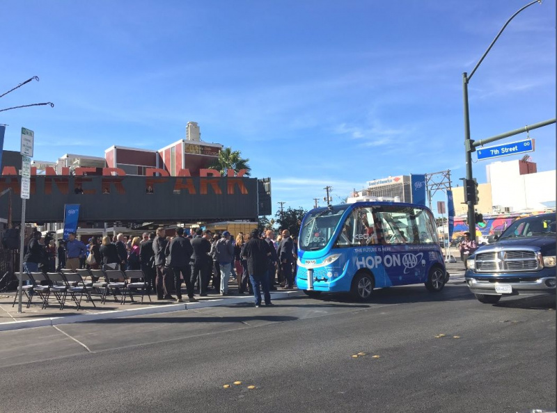 「ラスベガスの自動運転バスが運行初日に事故。その原因とは？」の2枚目の画像