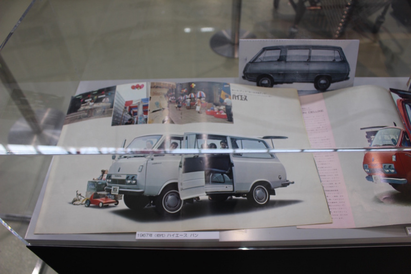 「【新車】今年で誕生50周年。初代から5代目の現在まで、ハイエースの歴史を振り返る」の15枚目の画像