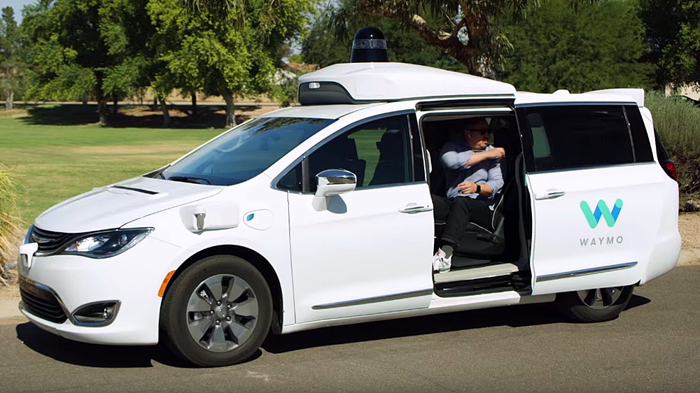 「米「Waymo」が完全無人自動運転タクシーの公道走行テストをスタート！」の3枚目の画像