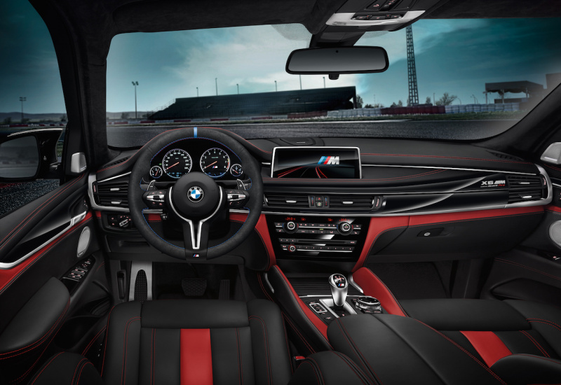 「【新車】世界限定500台、日本限定5台「BMW X6 M Edition Black Fire」のお値段は？」の1枚目の画像