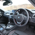 【BMW 3シリーズ試乗】軽やかなフットワークと3気筒とは思えない滑らかな加速フィールが魅力の「BMW 318i Sport」 - 20171114BMW 318_020