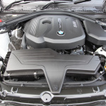 「【BMW 3シリーズ試乗】軽やかなフットワークと3気筒とは思えない滑らかな加速フィールが魅力の「BMW 318i Sport」」の5枚目の画像ギャラリーへのリンク