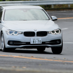 「【BMW 3シリーズ試乗】軽やかなフットワークと3気筒とは思えない滑らかな加速フィールが魅力の「BMW 318i Sport」」の2枚目の画像ギャラリーへのリンク