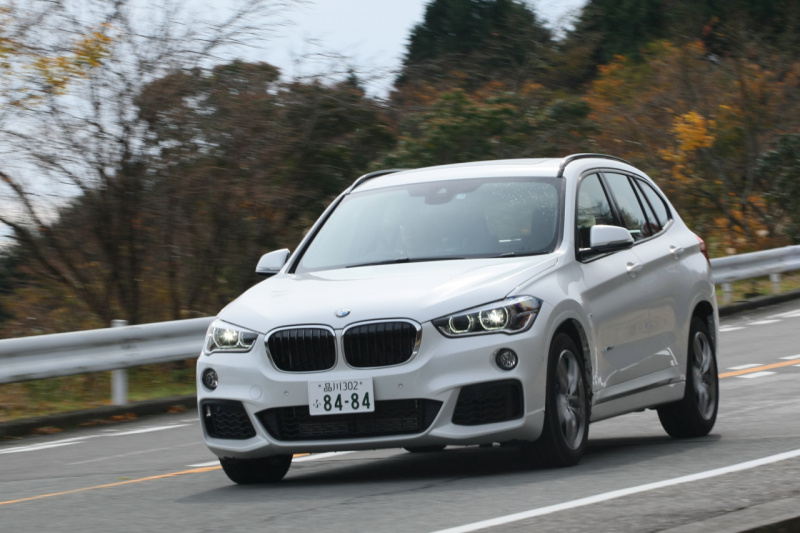 「【BMW X1試乗記】予想以上に軽快なハンドリング、新たに採用した7速DCTのスムーズな走りが光る」の6枚目の画像