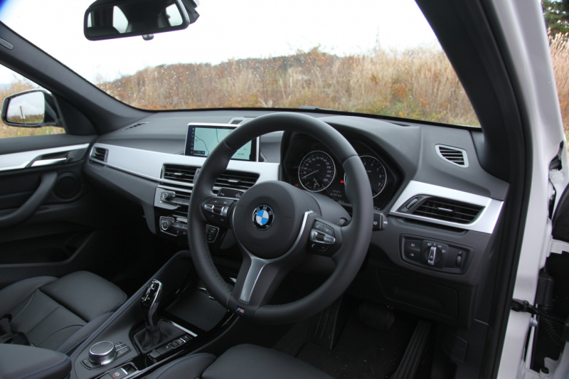 「【BMW X1試乗記】予想以上に軽快なハンドリング、新たに採用した7速DCTのスムーズな走りが光る」の3枚目の画像