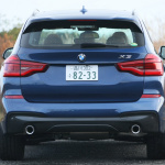 【新型BMW X3試乗】初代から約150mm長くなった「恩恵」と「失った点」とは？ - 20171114BMW X3_002
