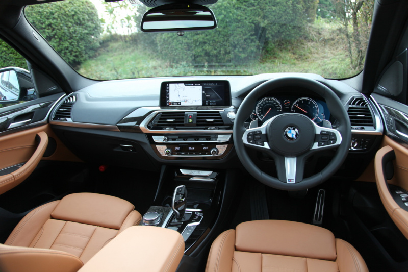 「【新型BMW X3試乗】大きくなった新型も「らしい」フットワークは健在か？」の3枚目の画像