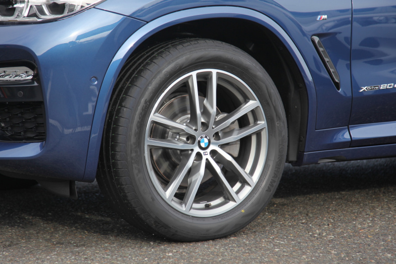「【新型BMW X3試乗】大きくなった新型も「らしい」フットワークは健在か？」の8枚目の画像