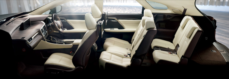 「【新車】レクサスRX450hLは電動格納式3列シート付で7,690,000円」の4枚目の画像
