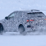 「アウディ・Q3次期型、BMWに差をつける新シルエットで雪中を快走！」の9枚目の画像ギャラリーへのリンク