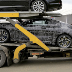 「BMW・8シリーズ最強モデル「M8」のプロトタイプ、輸送中の姿をキャッチ」の4枚目の画像ギャラリーへのリンク