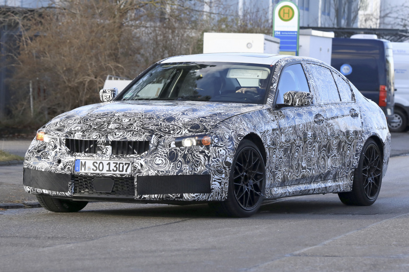 「新型BMW M3 プロトタイプを鮮明に撮影！48Vマイルドハイブリッドは500馬力発揮」の3枚目の画像