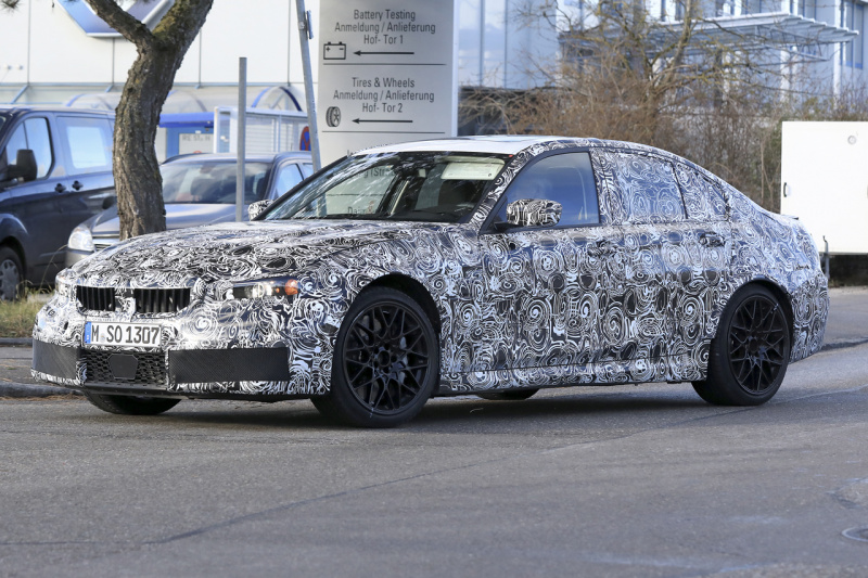 「新型BMW M3 プロトタイプを鮮明に撮影！48Vマイルドハイブリッドは500馬力発揮」の4枚目の画像