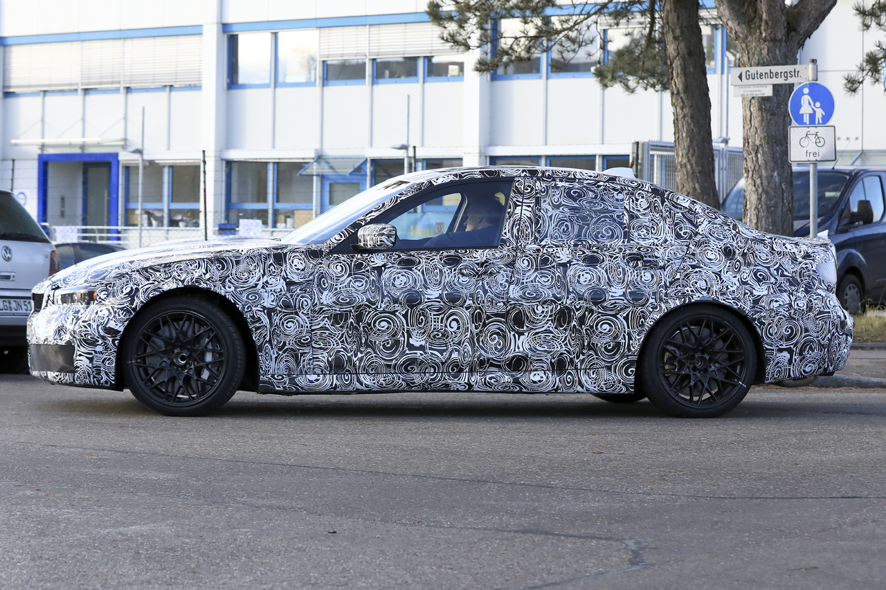 「新型BMW M3 プロトタイプを鮮明に撮影！48Vマイルドハイブリッドは500馬力発揮」の6枚目の画像