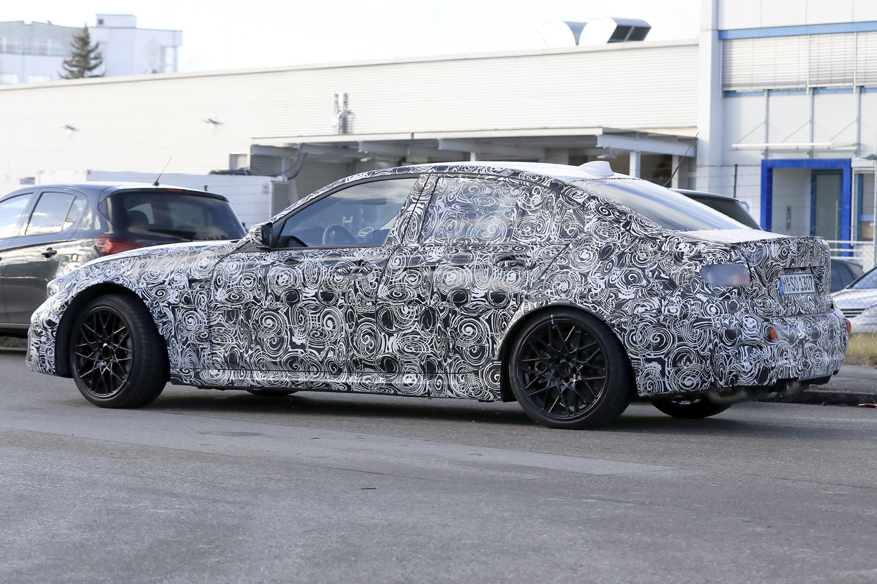 「新型BMW M3 プロトタイプを鮮明に撮影！48Vマイルドハイブリッドは500馬力発揮」の7枚目の画像