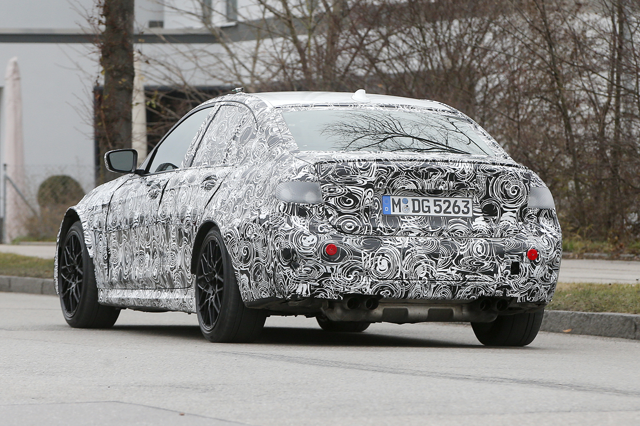 「新型BMW M3 プロトタイプを鮮明に撮影！48Vマイルドハイブリッドは500馬力発揮」の14枚目の画像
