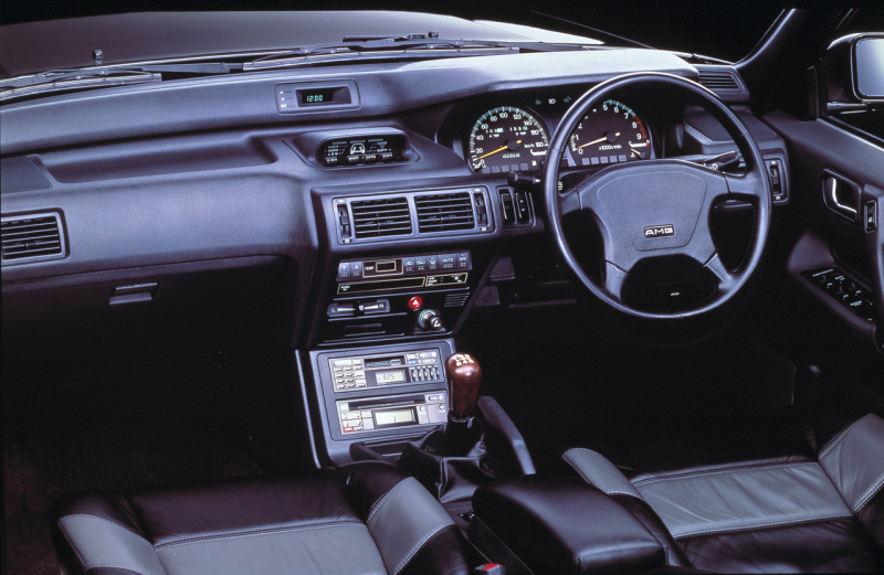 「【日欧ブランド・コラボ列伝 第5回】『三菱 ギャランAMG（1989年）』AMGと三菱が手を組みエンジンチューン」の1枚目の画像