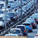 年末年始の高速道路渋滞は1月2日・3日に集中。渋滞予測情報を活用して移動時間を短縮しよう - JAF