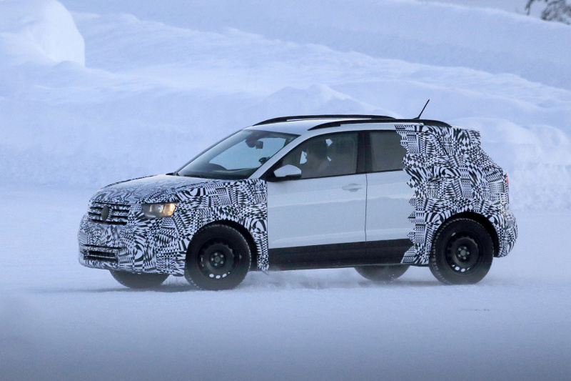 「フォルクスワーゲン・ポロがベースの新型SUV「T-クロス」をフィンランドで発見」の7枚目の画像