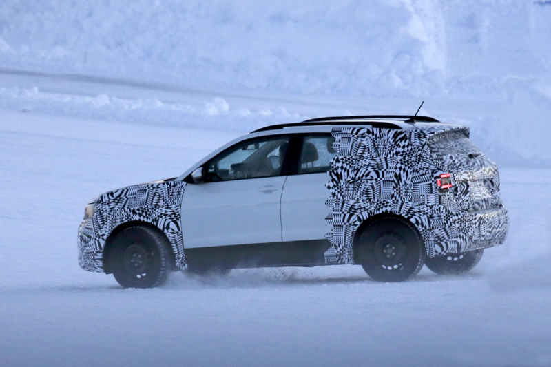 「フォルクスワーゲン・ポロがベースの新型SUV「T-クロス」をフィンランドで発見」の10枚目の画像