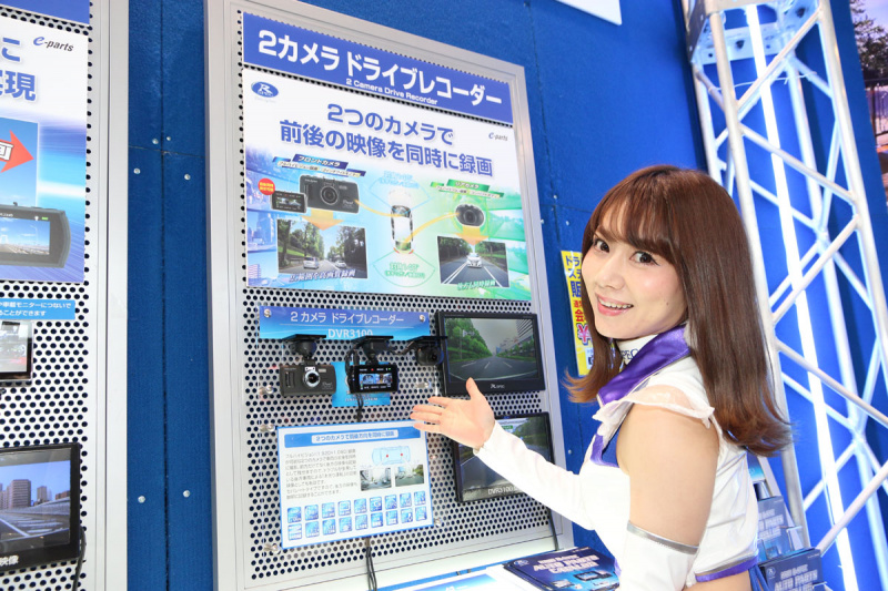 「【東京オートサロン2018】ドライブをより安全・快適に。前後2カメラのドラレコを展示するData Systemブース」の3枚目の画像