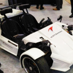 【オートモーティブワールド2018】豊田通商グループが2人乗りの小型EV「リバーストライク」を出展 - 02