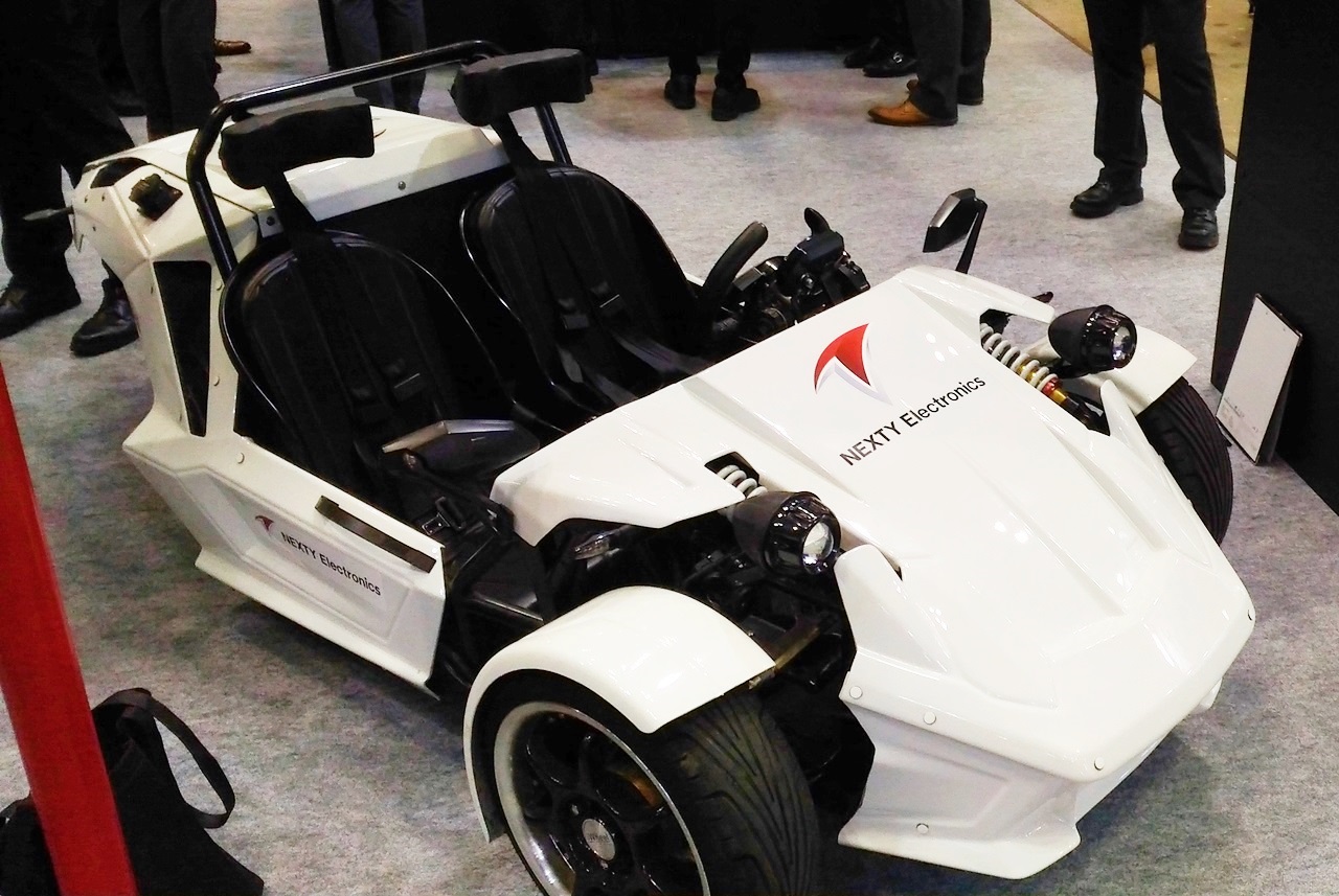 オートモーティブワールド2018】豊田通商グループが2人乗りの小型EV