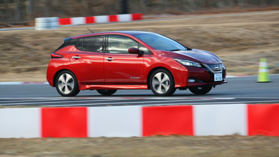 新型日産リーフ試乗 ブレーキ操作が不要な新型リーフの E Pedal は 運転の常識を変える Clicccar Com