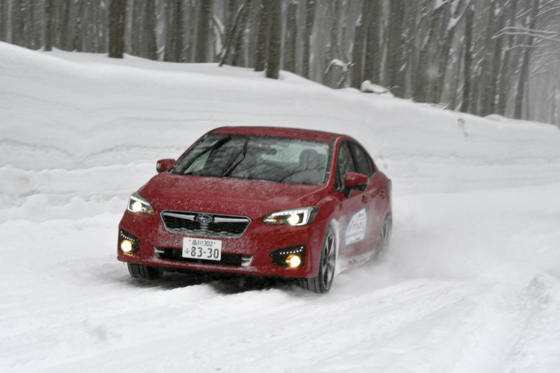 「スバル・インプレッサG4に雪上試乗。予防安全の進化に思いを馳せる」の2枚目の画像