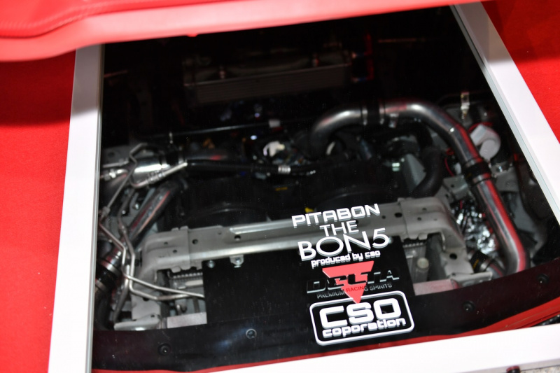 「【東京オートサロン2018】GT-Rエンジン搭載だけじゃない！ VITABONハイエースの凄い中身をチェック」の12枚目の画像