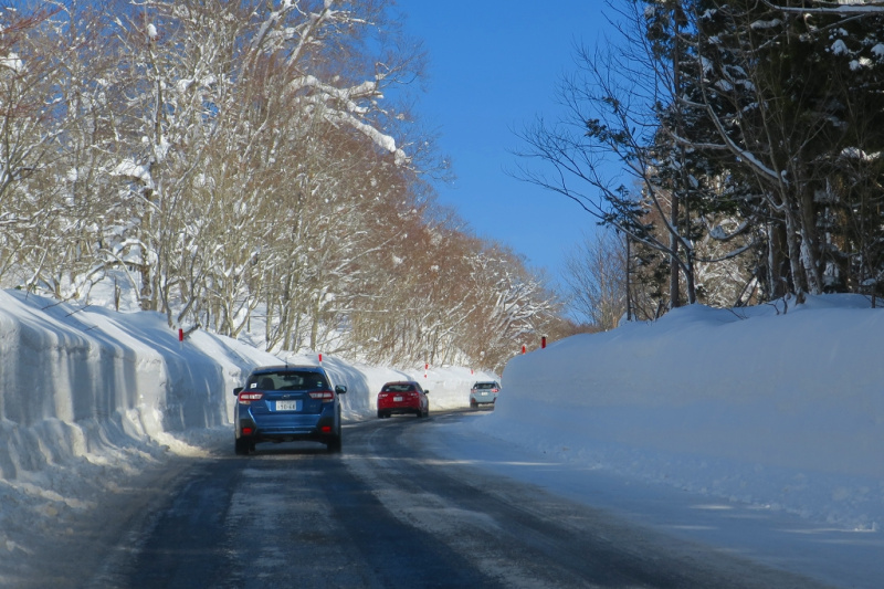 「4WDの優位性ってなに？　スバルのAWDで東北の雪道を走りながら考えてみた」の2枚目の画像