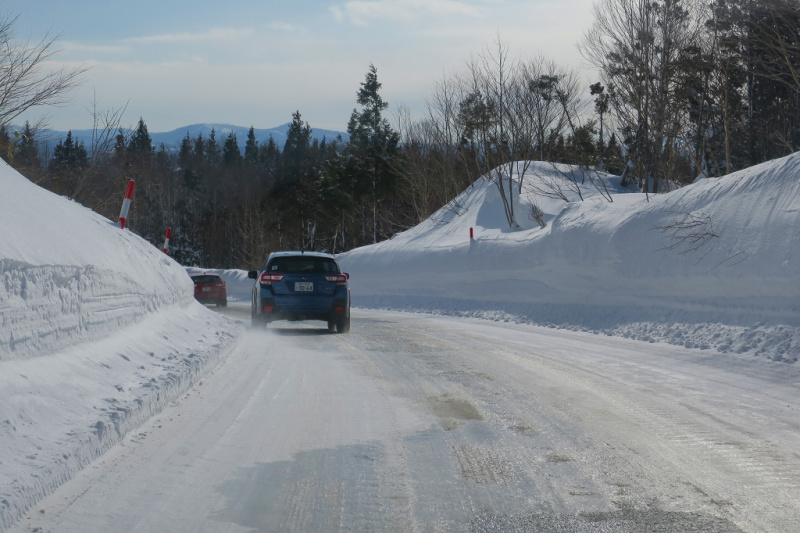 「4WDの優位性ってなに？　スバルのAWDで東北の雪道を走りながら考えてみた」の3枚目の画像