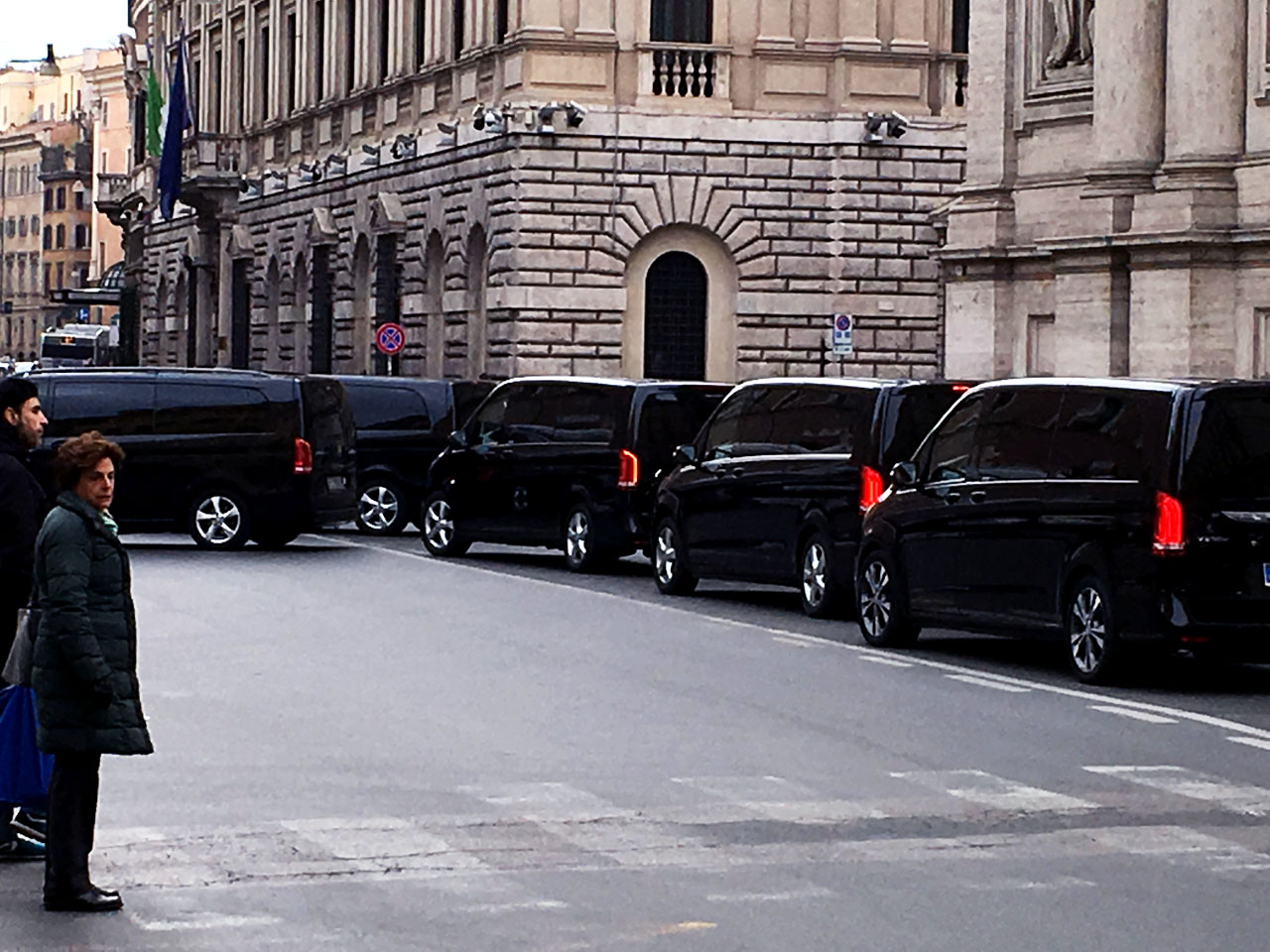 イタリアでアルファード級に人気なのはメルセデス ベンツ Vクラスだった Clicccar Com