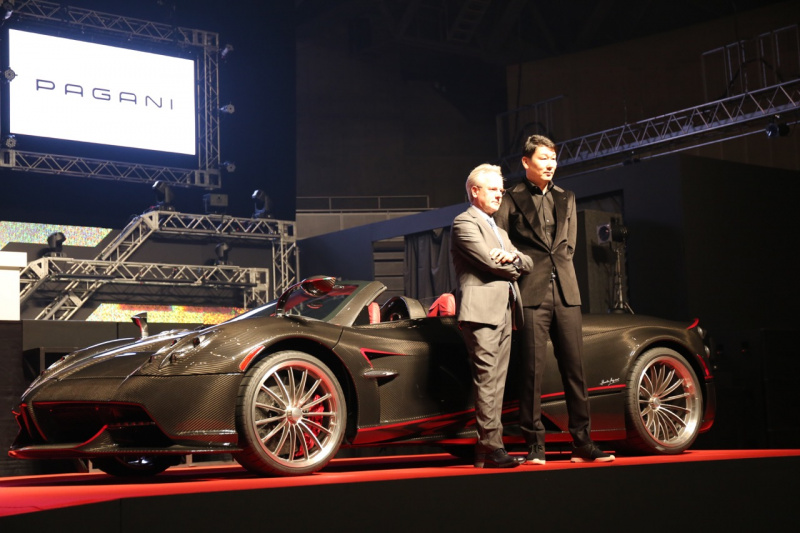 「【東京オートサロン2018】イタリアのスーパーカー・パガーニがニューモデルをサプライズ発表！」の2枚目の画像